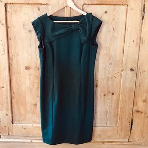 Tahari smart and sophisticated charcoal gray dress